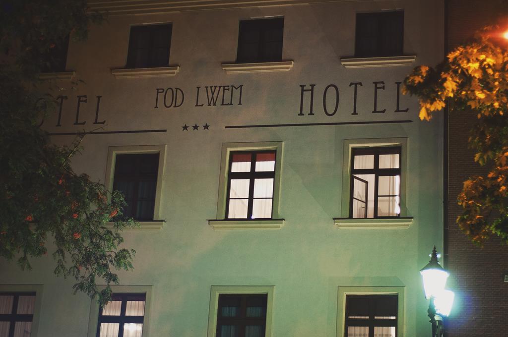 אלבלאג Hotel Pod Lwem מראה חיצוני תמונה