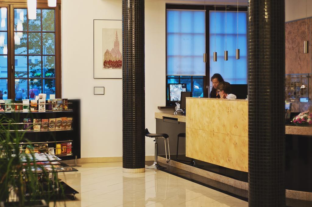 אלבלאג Hotel Pod Lwem מראה חיצוני תמונה