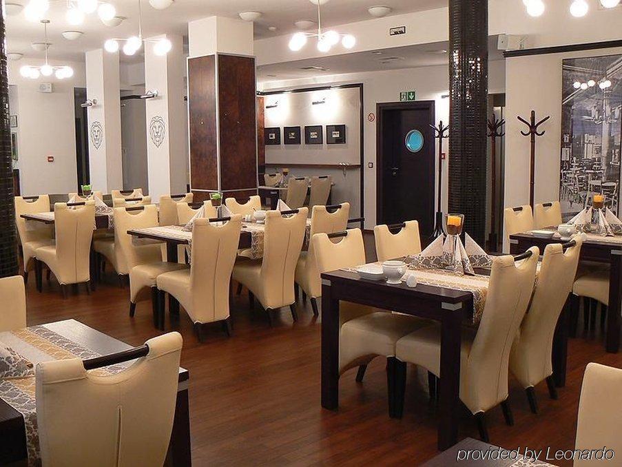 אלבלאג Hotel Pod Lwem מסעדה תמונה